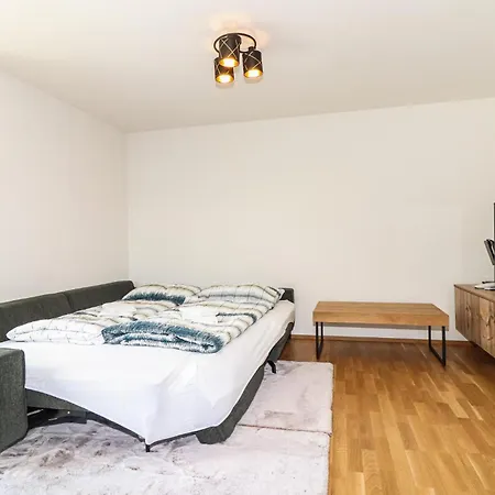 Apartment Mit Terrasse *