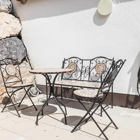 Mit Terrasse * Buerserberg